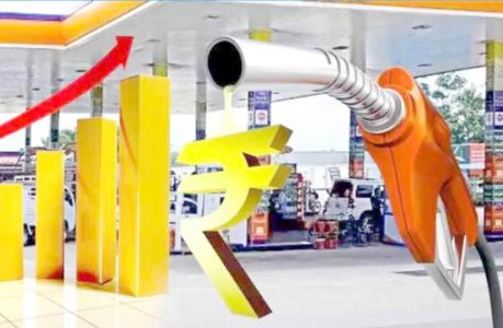کیا آج پٹرول قیمتوں میں اضافہ ہوگا ؟ ۔ عوام میں بے چینی ۔ پمپس پر قطاریں