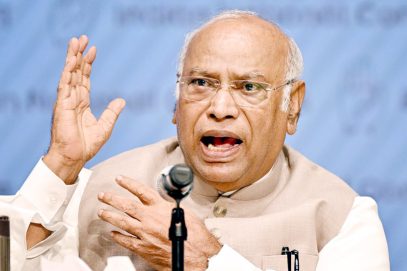 ہم پلوامہ کے شہداء کو کبھی نہیں بھولیں گے: کھرگے