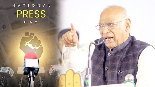 میڈیا کا کام حکومت سے سوال کرنا ہے، حکومت کی تشہیر نہیں