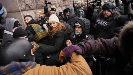 مینیسوٹا میں امیگریشن انفورسمنٹ آپریشن پر قانونی لڑائیاں ہو رہی ہیں تیز ۔