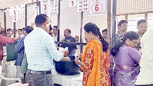 بلدی چناؤ میں کانگریس کو سبقت ، 74 میونسپلٹیز پر واضح کامیابی