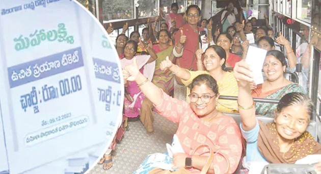 پرامن عوامی جلسہ، مسکرانے اور خوش ہونے والی خواتین.