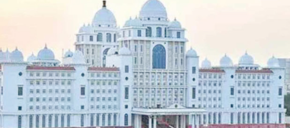 ہندوستانی پارلیمنٹ ہاؤس کا بیرونی منظر، تاریخی اور سیاسی اہمیت کا مرکز.