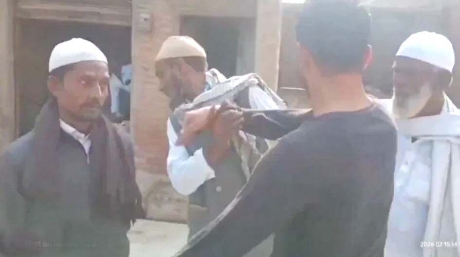 مذاکرات اور گفتگو کے دوران افراد کی ملاقات.