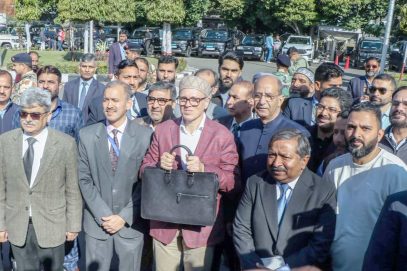 عمر عبداللہ نے جموں کشمیر کیلئے 1.13 لاکھ کروڑ کا بجٹ پیش کیا