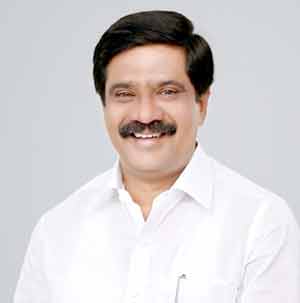 ایچ ٹی ایم ایل ٹیگ: خود مختار شخص مسکراہٹ کے ساتھ.