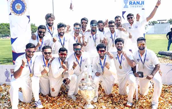 کھیل میں کامیابی حاصل کرنے والی کرکٹ ٹیم.