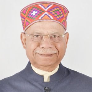 روایتی اردو مردانہ لباس اور ٹوپی کا پورٹریٹ.