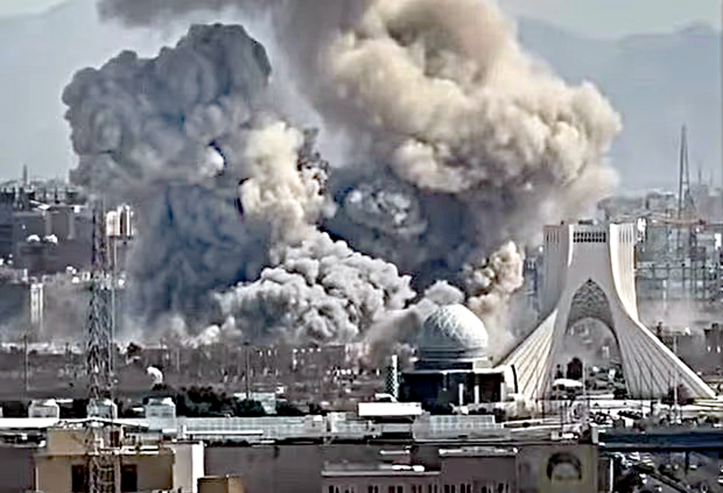 آگ لگنے کا واقعہ، دھواں اور فائرنگ، شہر میں ہلچل.