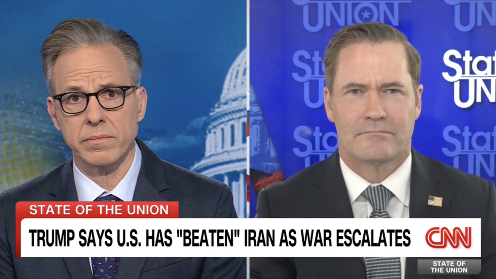 ایران میں ہلاک ہونے والے جنگی جہاز کے ملاح کی تدفین کی تقریب، بحرین میں ایلومینیم کی پیداوار میں کمی.