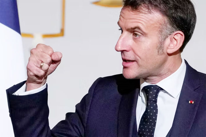 سیاسی رہنما کی گفتگو اور فیس بک.