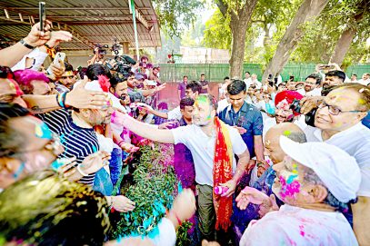 راہول گاندھی نے پارٹی کارکنوں کے ساتھ ہولی منائی