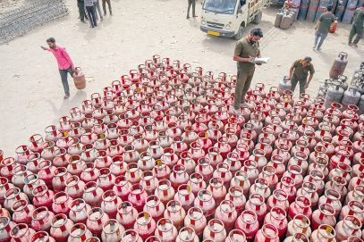 گھبراہٹ میں گیس سلنڈر کی بُکنگ نہ کریں