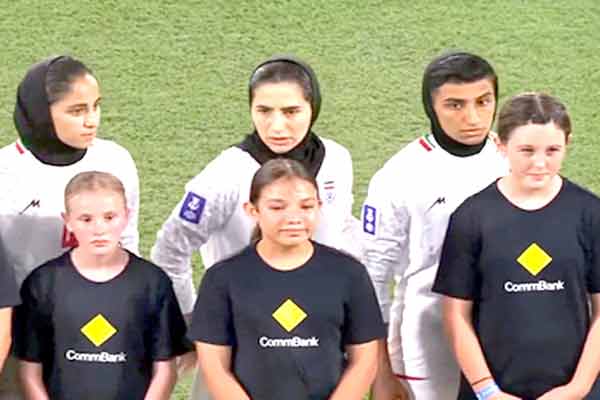 کھیل کے میدان میں خواتین اور لڑکیاں، ٹیم کی تیاریاں.