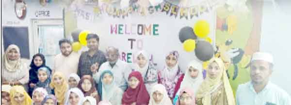 مختلف افراد اور بچوں کے ساتھ خوشگوار تقریب.