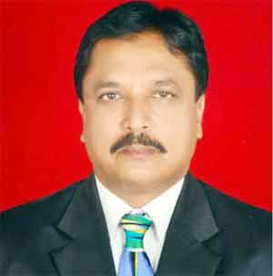 سیاستدان کی تصویر، سرکاری لباس میں، پس منظر سرخ.