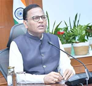 ایم اے پی کے رہنما گفتگو کرتے ہوئے.