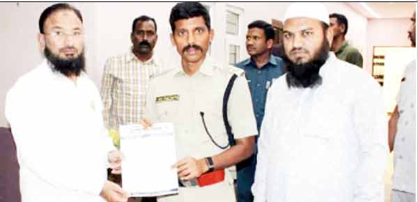 ایس ایچ او کے ساتھ شہری کی ملاقات، پولیس اور کمیونٹی کے درمیان رابطہ.