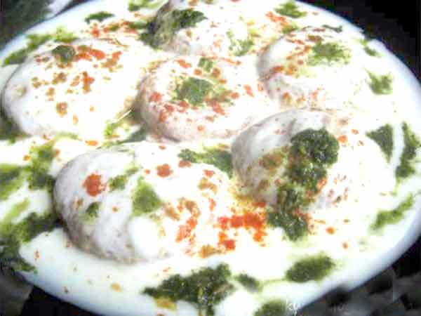 دہی اور مصالحہ دار گوشت کی تصویر، پاکستانی کھانے کی خاصیت.