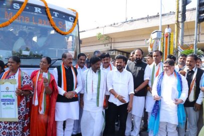 تلنگانہ خواتین نے مفت بس سفر سے 10 ہزار کروڑ روپے بچائے: حکومت