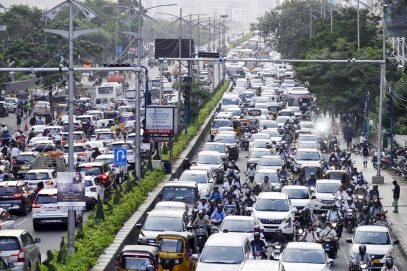 امریکی قونصل خانہ کے روبرو والی سڑک بند کرنے سے ٹریفک مسائل میں اضافہ