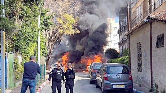 ایران کا وسطی اسرائیل پر میزائل حملہ ،تل ابیب کے قریب تباہی