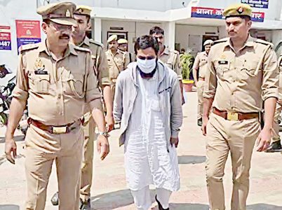 یوگی آدتیہ ناتھ کی ماں پر نازیبا بیان، مولانا گرفتار، جیل منتقل