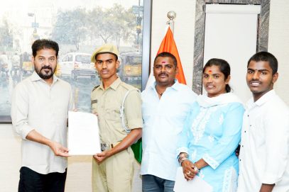 ٹینک بنڈ شیوا کو 5 لاکھ روپئے امداد اور فرزند کو ہوم گارڈ کی ملازمت