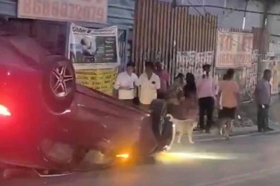 حیدرآباد: فلم نگر میں کار پلٹ گئی، ڈرائیور کی خودسپردگی۔