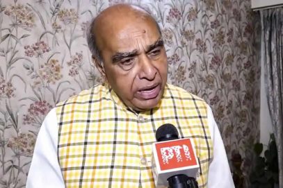 ‘توجہ ہٹانے کی کوشش’: پاکستانی وزیر خواجہ آصف کے ریمارکس پر بی جے پی: توجہ ہٹانے کی کوشش’: