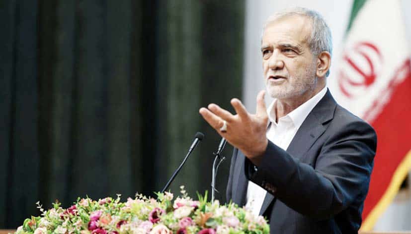 ایران کے رہنما خطاب کرتے ہوئے، دفاعی حق اور امن پسندی کے پیغام کے ساتھ.