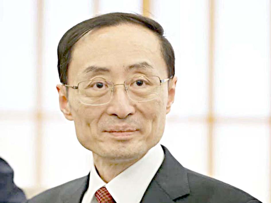 عالمی رہنما کی تصویر، جو ایک رسمی تقریب میں بات چیت کر رہے ہیں، سیاسی اور عالمی امور سے متعلق اہمیت.