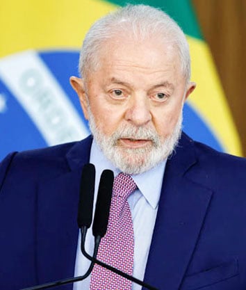 برازیل کے صدر خطاب کرتے ہوئے، عالمی سیاست میں اہم شخصیت.