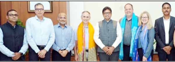 ایم ایچ کے ساتھ اہم شخصیات کی ملاقات، اجلاس میں شرکت.