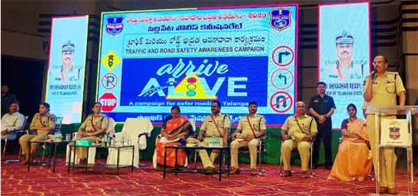 ایم پی پولیس افسران اور شرکاء کے ساتھ روڈ سیفٹی پروگرام.