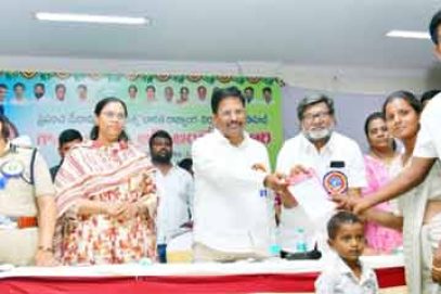 خالی سرکاری عمارتوں کو تعلیمی مراکز میں تبدیل کیا جائے گا