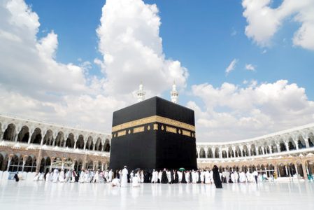 منیٰ میں عازمینِ حج کے خیرمقدم کی تیاریاں عروج پر