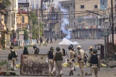 منی پور میں عوام کا چیف منسٹر کی رہائش گاہ کی سمت مارچ