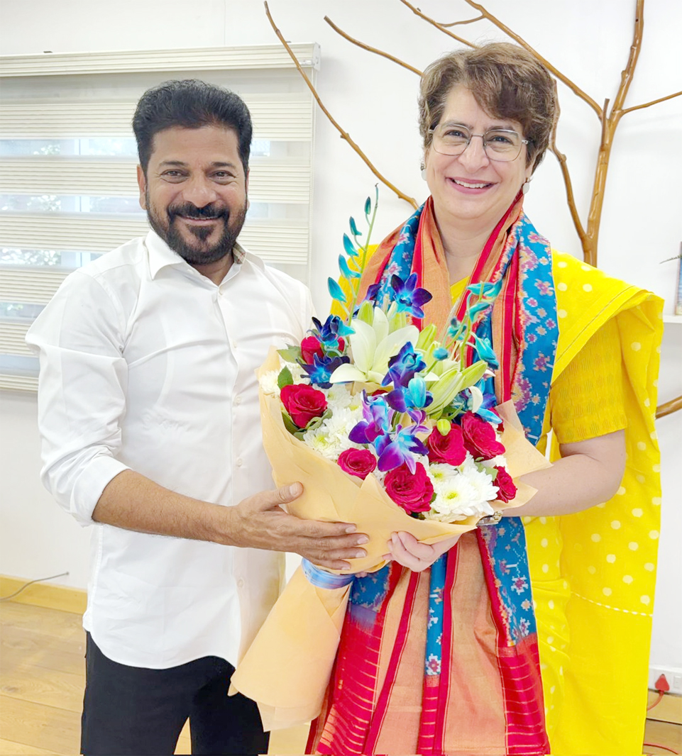 خاتون اور مرد کے ساتھ پھولوں کا تحفہ، خوشگوار ملاقات.