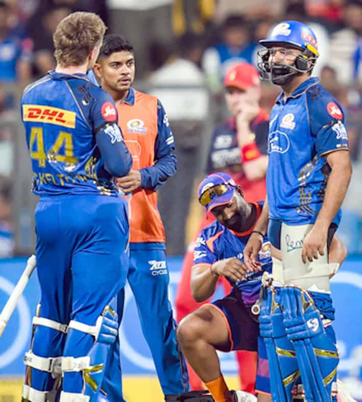 ایسوسی ایشن کے کھلاڑیوں کے ساتھ بات چیت.