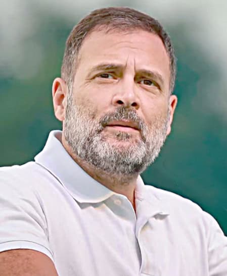 مرد کی قریب سے لی گئی تصویر.