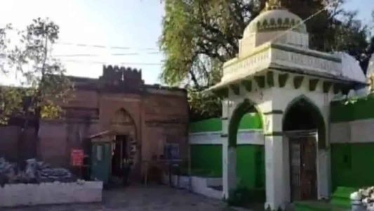 ہائی کورٹ کے فیصلے کے بعد پہلے جمعہ سے پہلے  بھوج شالہ میں سیکورٹی بڑھا دی گئی۔