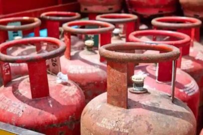 گھریلو سلنڈر کی قیمت میں 29 روپے اضافہ پرکانگریس و دیگر اپوزیشن پارٹیوں کا سخت ردعمل