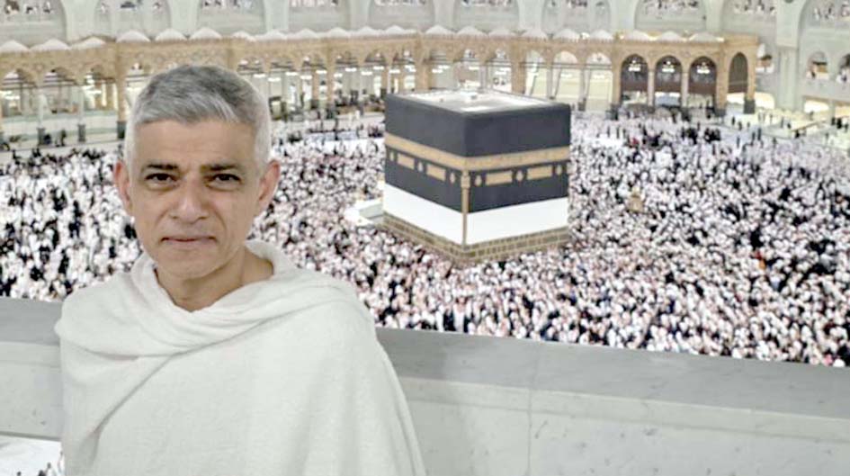 کعبہ کا مقدس مقام اور عمرہ کے زائرین کی بڑی تعداد، مسجد.