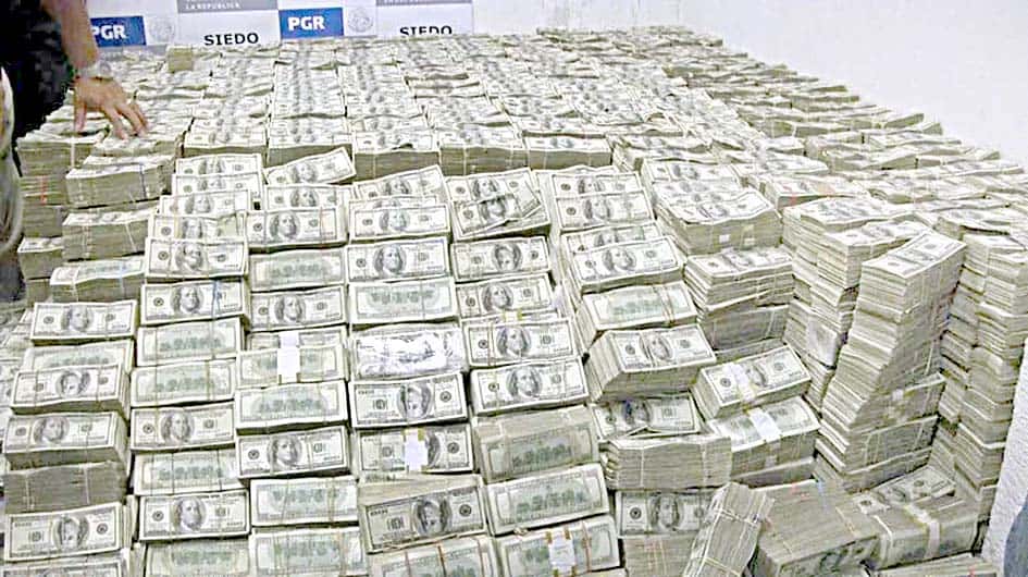 پیسوں کے بڑے ذخیرے کی تصویر، لاکھوں امریکی ڈالرز کی بین.