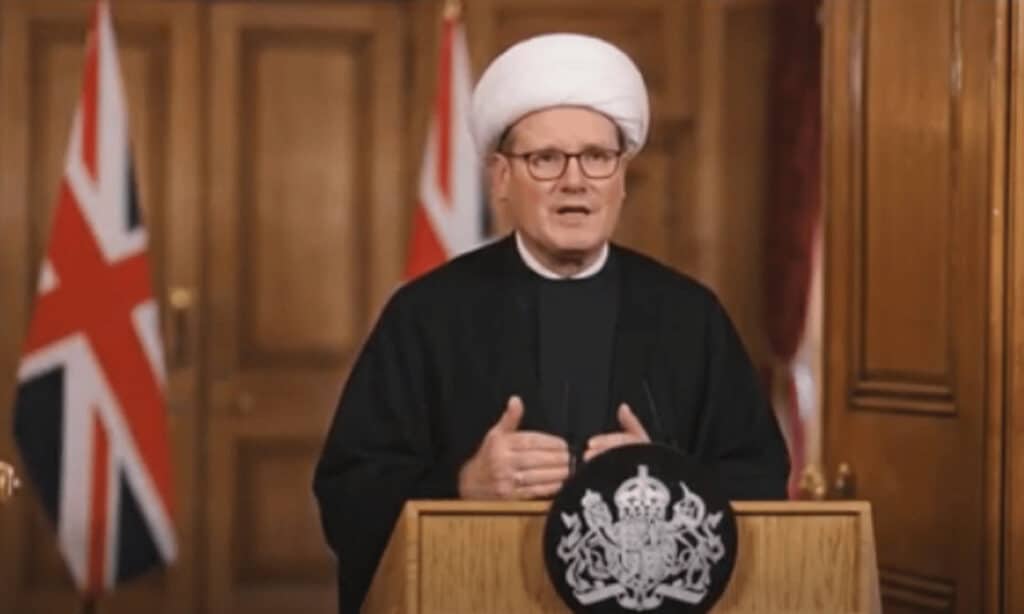 پاکستانی مسلمان برطانیہ میں اسلام مخالف نفرت پھیلانے والا شخص، میڈیا کے سامنے بات کر رہا ہے۔.
