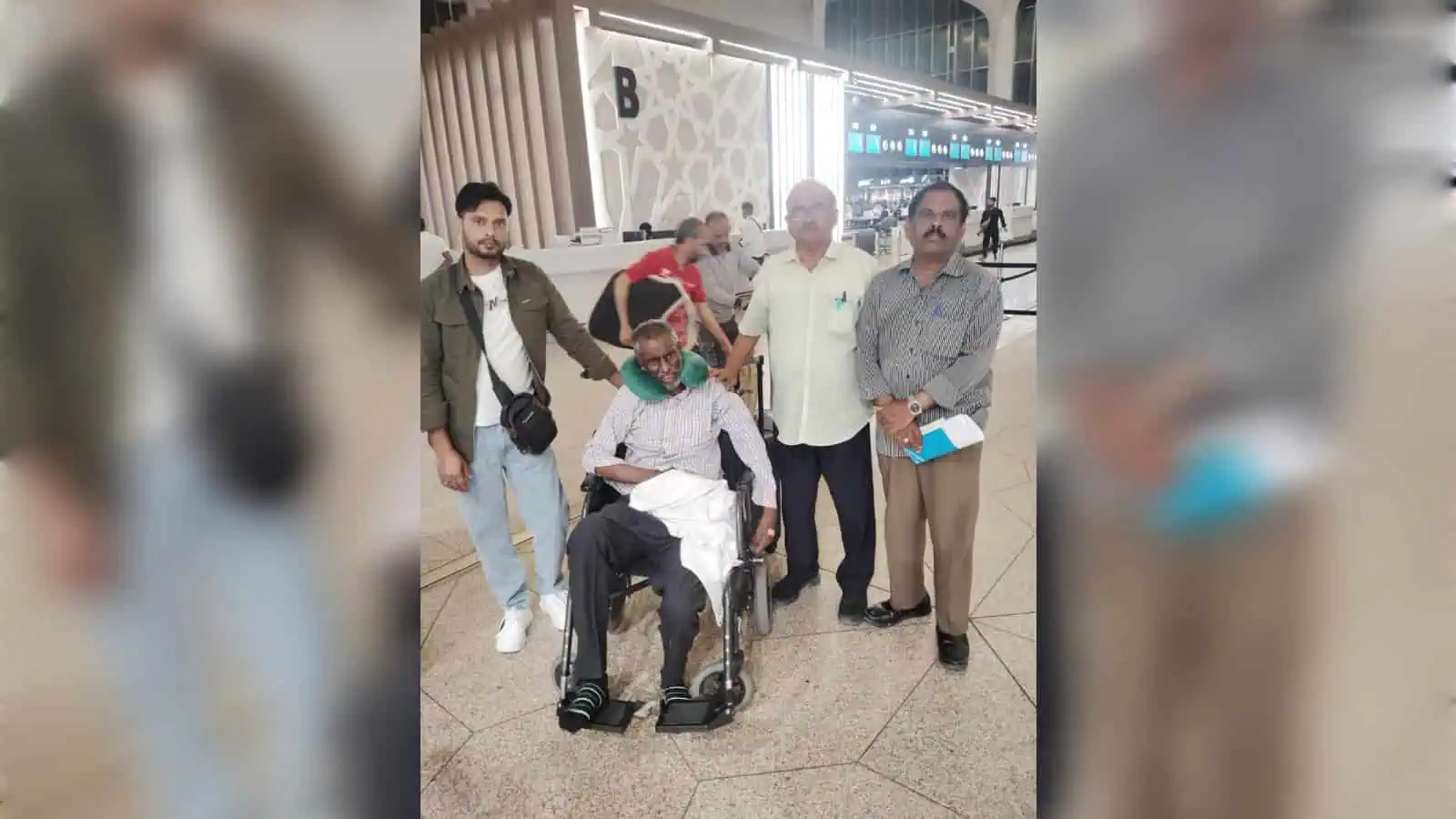 ہوائی اڈے پر معذور شخص اور عملہ کے ساتھ، سفر کے دوران ملاقات.