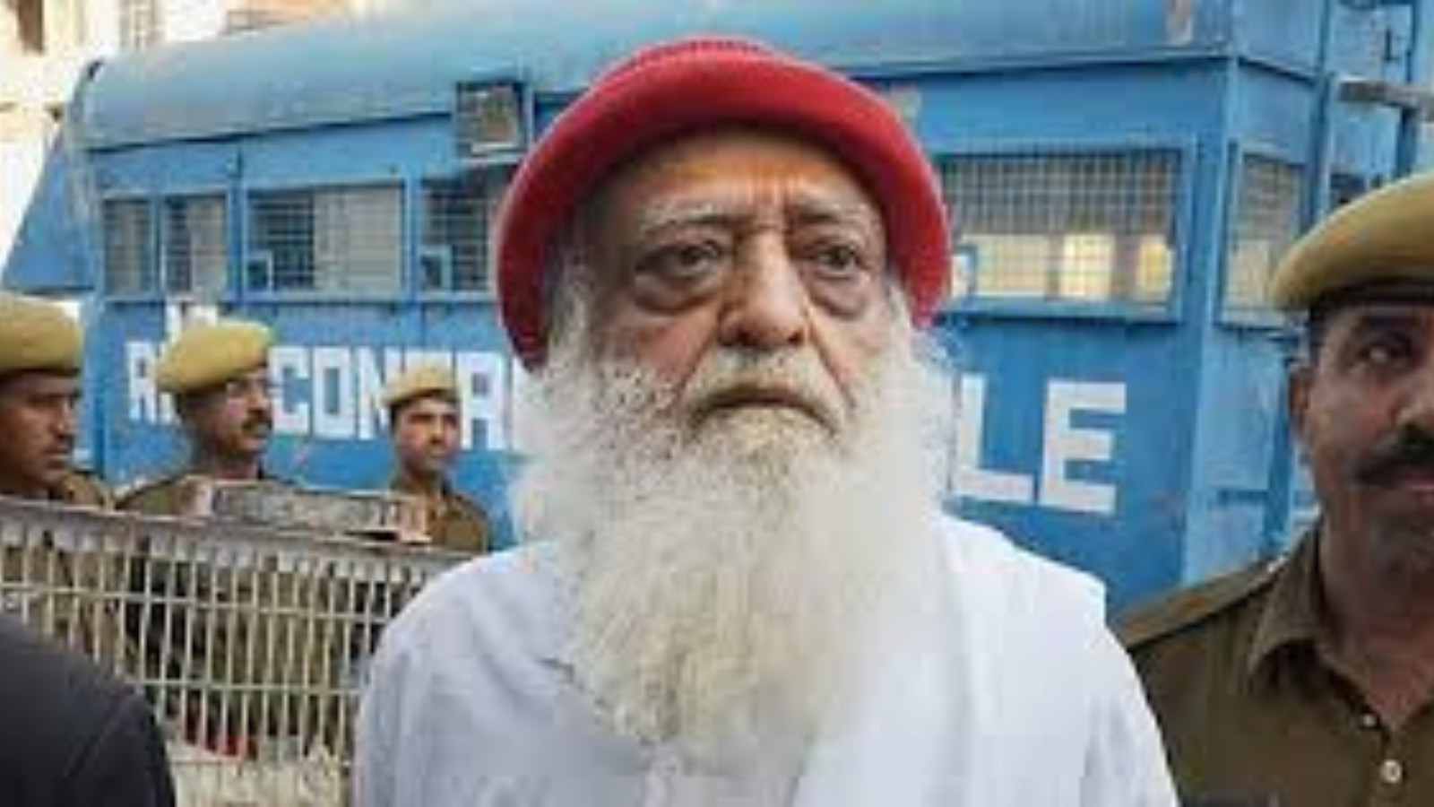 سیاست ڈیلائی کے مرکزی شخصیت کے قریب فوجی اہلکار، سیاسی.