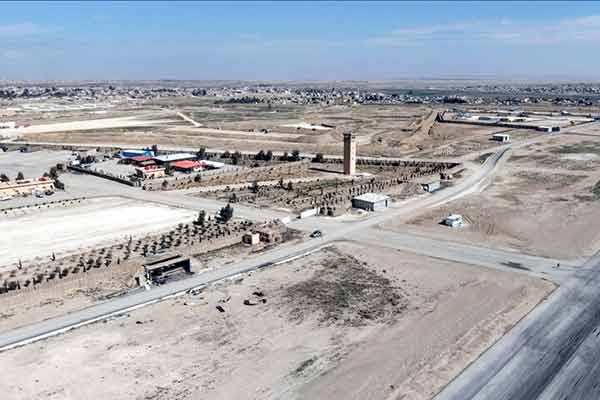 صحرا کا منظر، ریتلی زمین اور سڑکیں، بیابان کا علاقہ، دو.