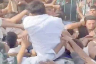 جئے پور مظاہرہ میں ابھیجیت ڈپکے کو تھپڑ اور طمانچے رسید کئے گئے